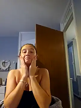 Snapshot of SashaBabyxx chatting on November 25, 7:41 am SashaBabyxx online show from November 25, 7:41 am