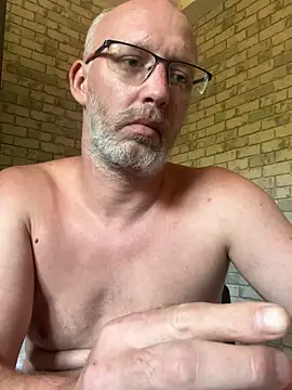 Snapshot of Cedric7653 chatting on June 18, 8:14 am Cedric7653 online show from June 18, 8:14 am