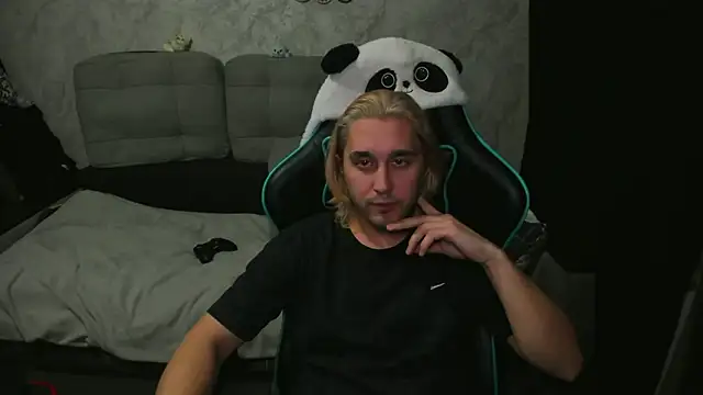 Pohyi  online show from March 15, 2:45 pm