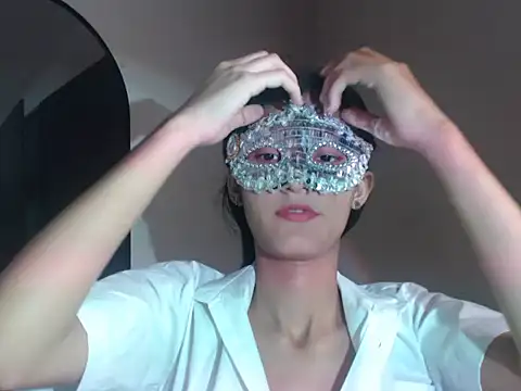 Hottie hania online show from November 12, 6:30 pm