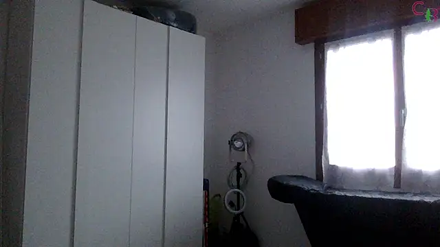 Snapshot of Cassy-Bloom chatting on October 31, 2:18 pm Cassy-Bloom online show from October 31, 2:18 pm