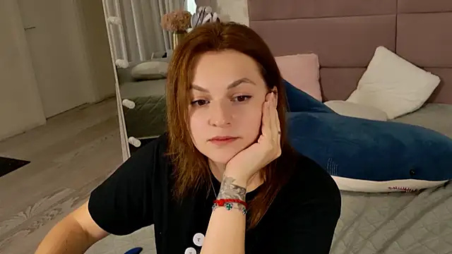 Snapshot of KirraMoss chatting on July 11, 10:29 am KirraMoss online show from July 11, 10:29 am