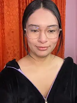 Snapshot of Isa_doux chatting on July 27, 3:13 am Isa doux online show from July 27, 3:13 am