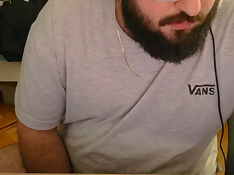 Snapshot of moneyman_11 chatting on May 7, 2:00 pm moneyman 11 online show from May 7, 2:00 pm