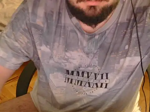 Snapshot of moneyman_11 chatting on June 14, 3:47 pm moneyman 11 online show from June 14, 3:47 pm