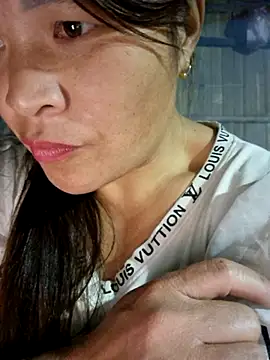 Snapshot of chipu06 chatting on October 26, 1:39 pm chipu06 online show from October 26, 1:39 pm