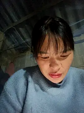 Snapshot of chipu06 chatting on November 27, 1:24 pm chipu06 online show from November 27, 1:24 pm