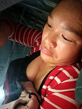 Snapshot of chipu06 chatting on December 13, 10:48 pm chipu06 online show from December 13, 10:48 pm