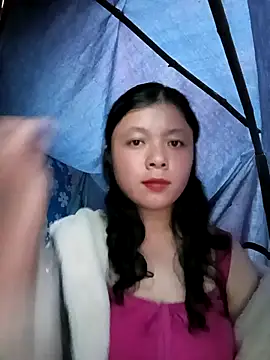 Snapshot of lisa-bae00 chatting on November 12, 10:04 am lisa-bae00 online show from November 12, 10:04 am