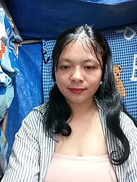 Snapshot of lisa-bae00 chatting on November 30, 10:19 am lisa-bae00 online show from November 30, 10:19 am