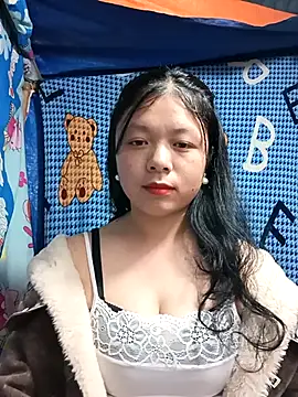 Snapshot of lisa-bae00 chatting on December 14, 12:21 pm lisa-bae00 online show from December 14, 12:21 pm