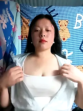 Snapshot of lisa-bae00 chatting on May 3, 1:50 pm lisa-bae00 online show from May 3, 1:50 pm