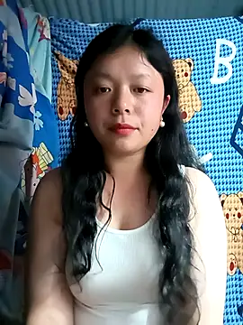 Snapshot of lisa-bae00 chatting on May 5, 2:25 pm lisa-bae00 online show from May 5, 2:25 pm