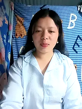 Snapshot of lisa-bae00 chatting on May 10, 12:32 pm lisa-bae00 online show from May 10, 12:32 pm