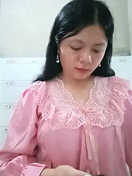 Snapshot of lisa-bae00 chatting on June 15, 1:02 pm lisa-bae00 online show from June 15, 1:02 pm