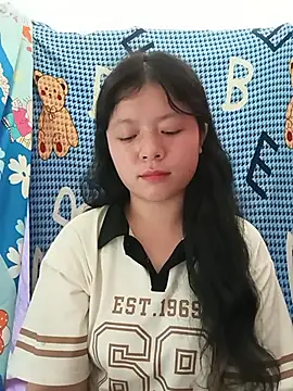 Snapshot of lisa-bae00 chatting on July 4, 1:23 am lisa-bae00 online show from July 4, 1:23 am