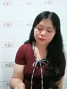 Snapshot of lisa-bae00 chatting on July 10, 1:36 pm lisa-bae00 online show from July 10, 1:36 pm