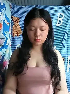 Snapshot of lisa-bae00 chatting on July 15, 1:05 pm lisa-bae00 online show from July 15, 1:05 pm