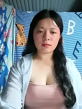 Snapshot of lisa-bae00 chatting on July 27, 1:18 pm lisa-bae00 online show from July 27, 1:18 pm