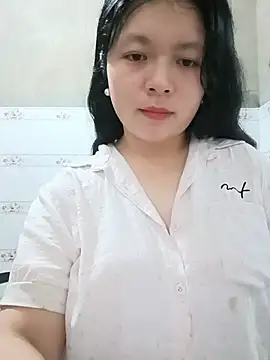 Snapshot of lisa-bae00 chatting on July 31, 2:16 pm lisa-bae00 online show from July 31, 2:16 pm