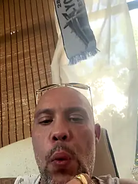 Snapshot of gitanoMad chatting on November 29, 12:52 pm gitanoMad online show from November 29, 12:52 pm