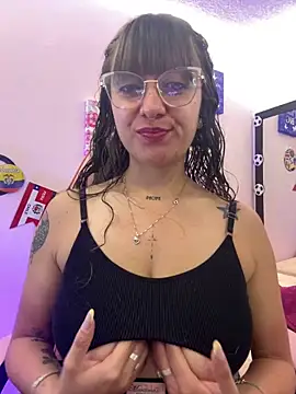 Snapshot of Pinkvixen69 chatting on June 22, 2:25 pm Pinkvixen69 online show from June 22, 2:25 pm