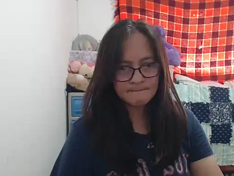 Snapshot of Kinkybela2025 chatting on November 18, 12:49 am Kinkybela2025 online show from November 18, 12:49 am