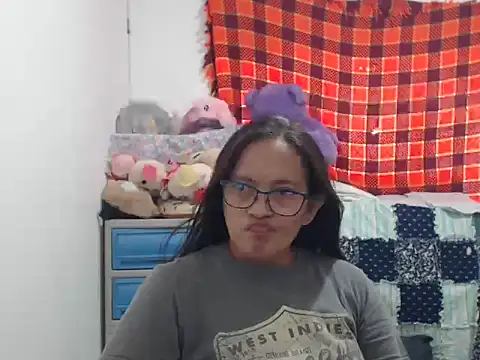 Snapshot of Kinkybela2025 chatting on November 20, 2:23 am Kinkybela2025 online show from November 20, 2:23 am