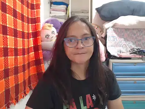 Snapshot of Kinkybela2025 chatting on November 23, 11:26 pm Kinkybela2025 online show from November 23, 11:26 pm