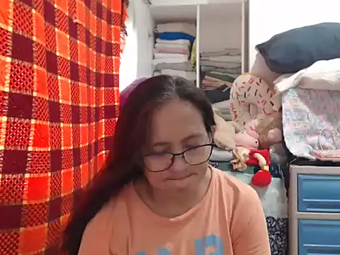 Snapshot of Kinkybela2025 chatting on November 28, 12:57 am Kinkybela2025 online show from November 28, 12:57 am