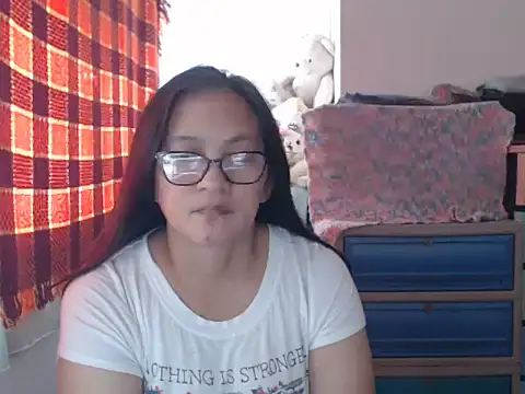 Snapshot of Kinkybela2025 chatting on January 7, 1:08 am Kinkybela2025 online show from January 7, 1:08 am