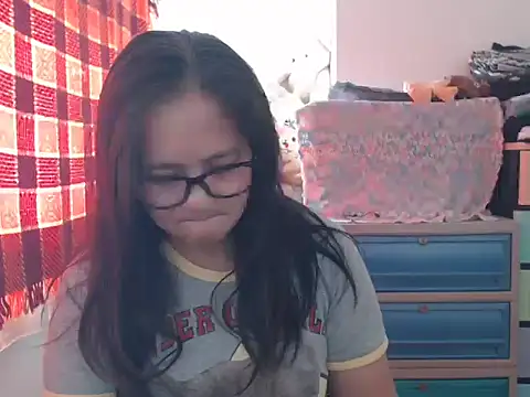 Snapshot of Kinkybela2025 chatting on February 11, 12:04 am Kinkybela2025 online show from February 11, 12:04 am