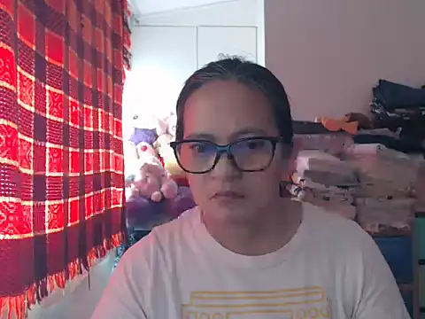 Snapshot of Kinkybela2025 chatting on February 23, 12:41 am Kinkybela2025 online show from February 23, 12:41 am