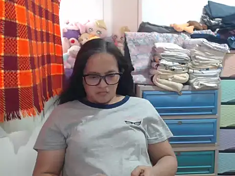 Snapshot of Kinkybela2025 chatting on February 24, 4:43 am Kinkybela2025 online show from February 24, 4:43 am