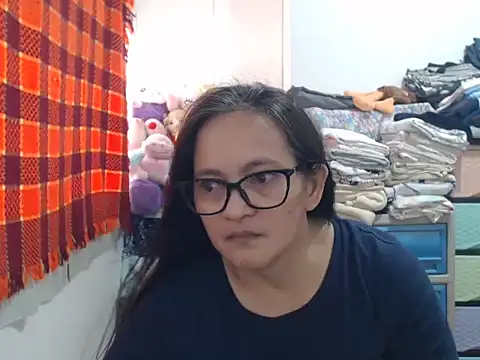 Snapshot of Kinkybela2025 chatting on February 27, 6:13 am Kinkybela2025 online show from February 27, 6:13 am