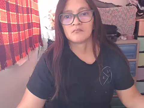 Snapshot of Kinkybela2025 chatting on March 15, 3:23 am Kinkybela2025 online show from March 15, 3:23 am