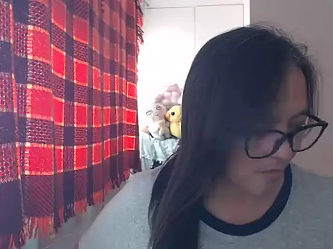 Snapshot of Kinkybela2025 chatting on March 22, 3:32 am Kinkybela2025 online show from March 22, 3:32 am