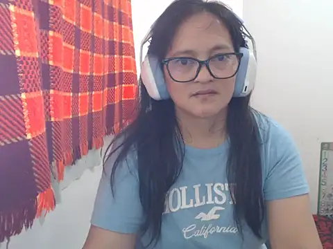 Snapshot of Kinkybela2025 chatting on June 11, 2:53 am Kinkybela2025 online show from June 11, 2:53 am