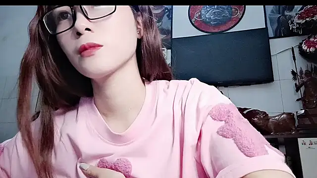Snapshot of Family-Lovee chatting on June 16, 5:48 pm Family-Lovee online show from June 16, 5:48 pm