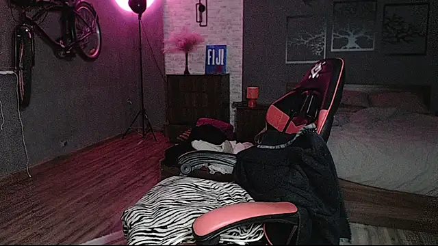 AuroraKeepFuck online show from November 7, 12:32 am