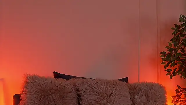 CrystalRedx online show from December 4, 4:55 am