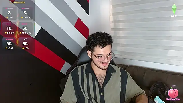 Snapshot of Zac_Golden chatting on June 7, 6:11 pm Zac Golden online show from June 7, 6:11 pm