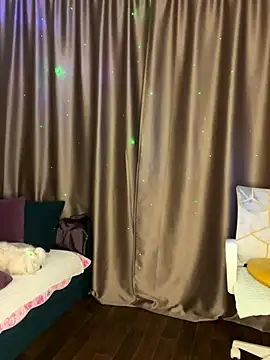 Snapshot of Drink_me_all_up chatting on November 25, 9:48 pm Drink me all up online show from November 25, 9:48 pm