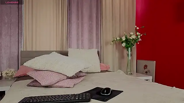 Snapshot of AlexColee chatting on November 16, 2:33 pm AlexColee online show from November 16, 2:33 pm