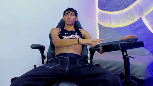 Sex Boy 33  online show from November 9, 4:22 am