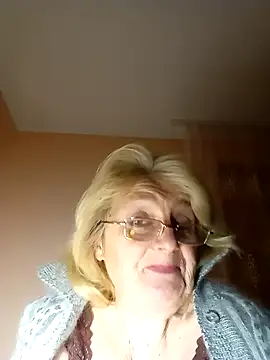 AmyLove353 online show from November 8, 9:24 pm