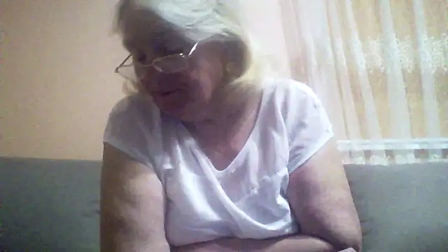 AmyLove353 online show from April 30, 8:37 pm