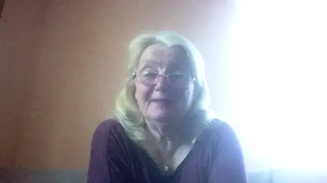 AmyLove353 online show from May 2, 3:55 am