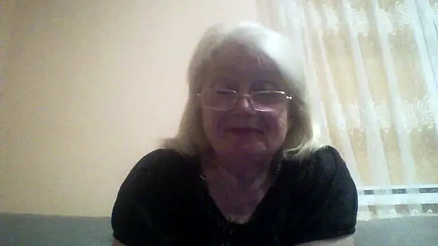 Snapshot of AmyLove353 chatting on May 4, 10:06 pm AmyLove353 online show from May 4, 10:06 pm