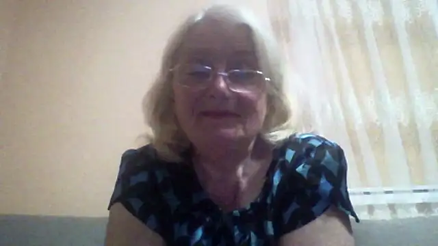 Snapshot of AmyLove353 chatting on May 7, 9:31 pm AmyLove353 online show from May 7, 9:31 pm